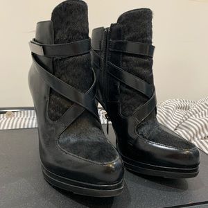 LIKE NEW French Connection Platform Booties Womens 8.5 Fur/Leather